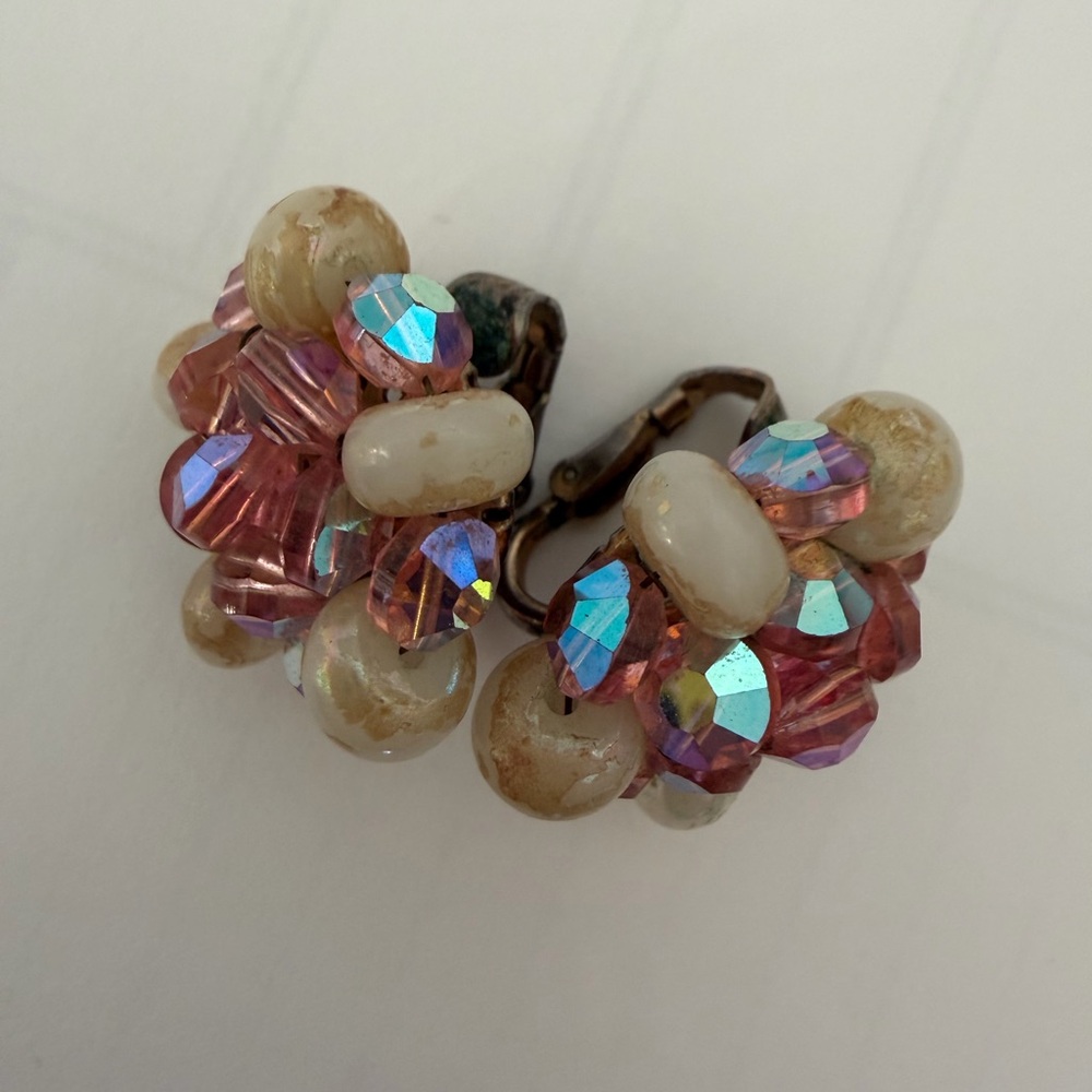 Beautiful Vintage Vogue Pink and Cream Cluster clip on Earrings